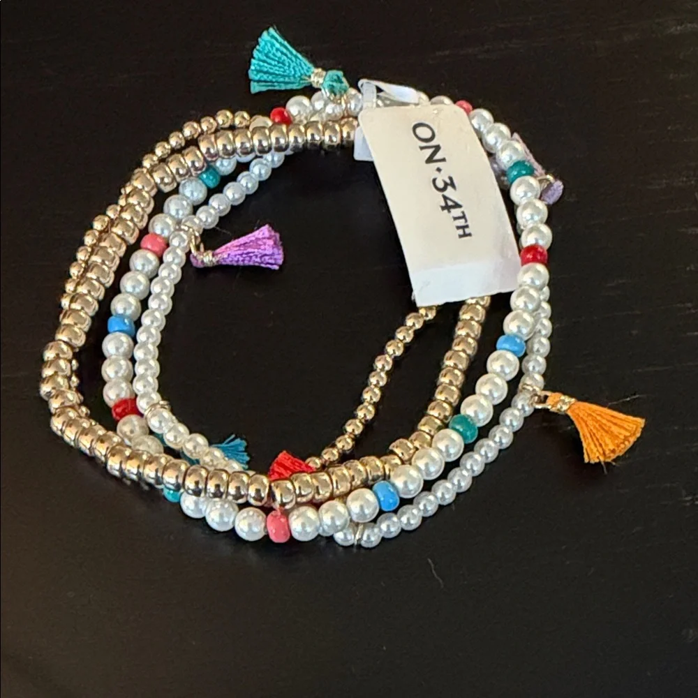 NWT On 34th Beaded Bracelet Set